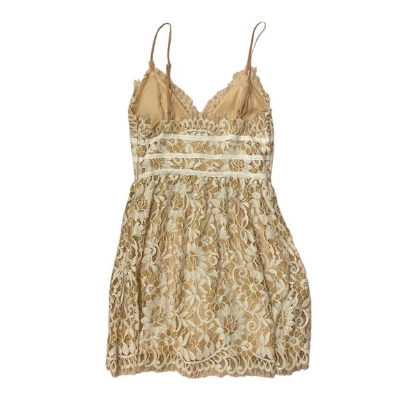 NBD Women Revolve Give It Up Lace Fit & Flare Dress V Neck Cream Beige Medium - Picture 8 of 13